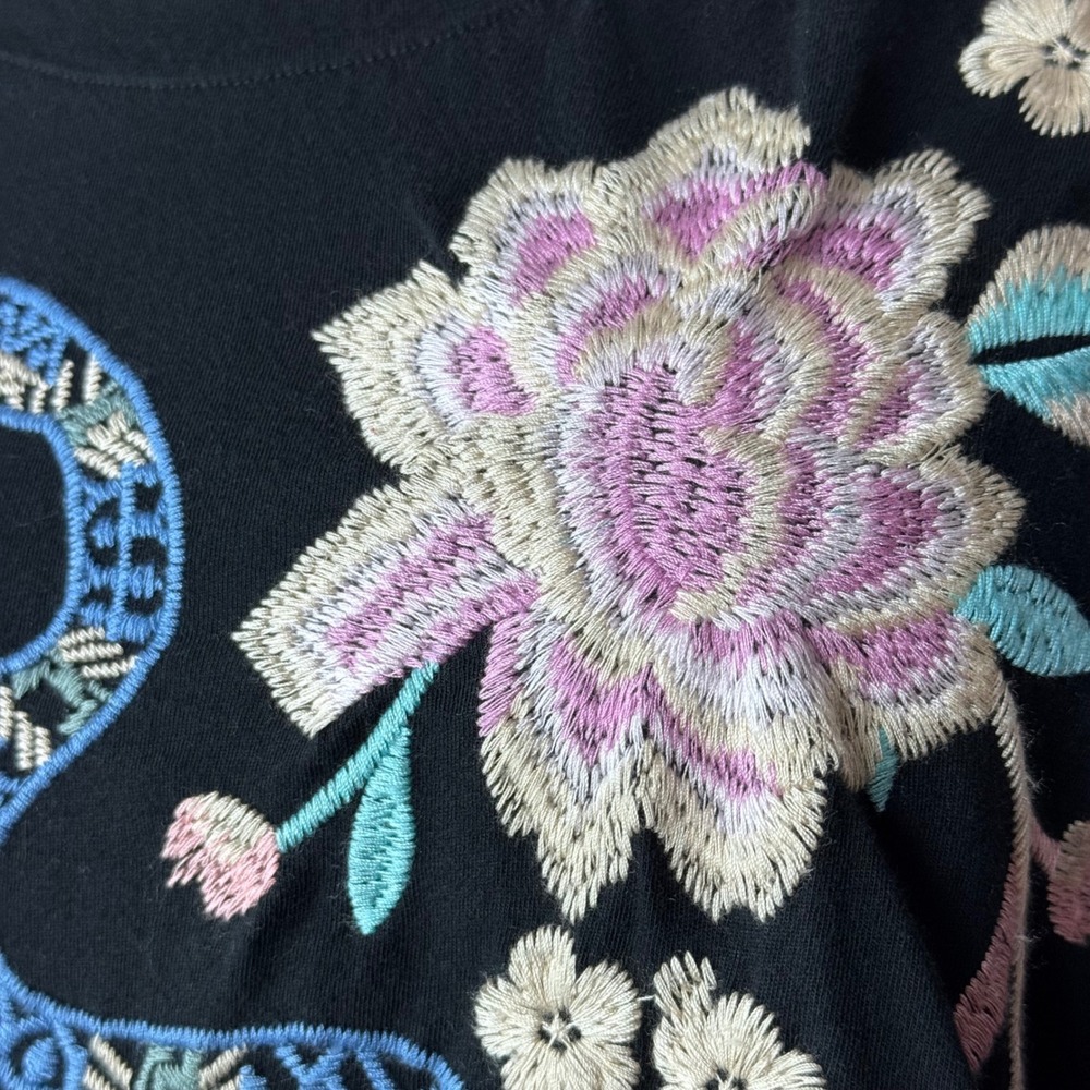 Johnny Was Edie Black Large Embroidered Snake Floral Tee - Picture 3 of 9